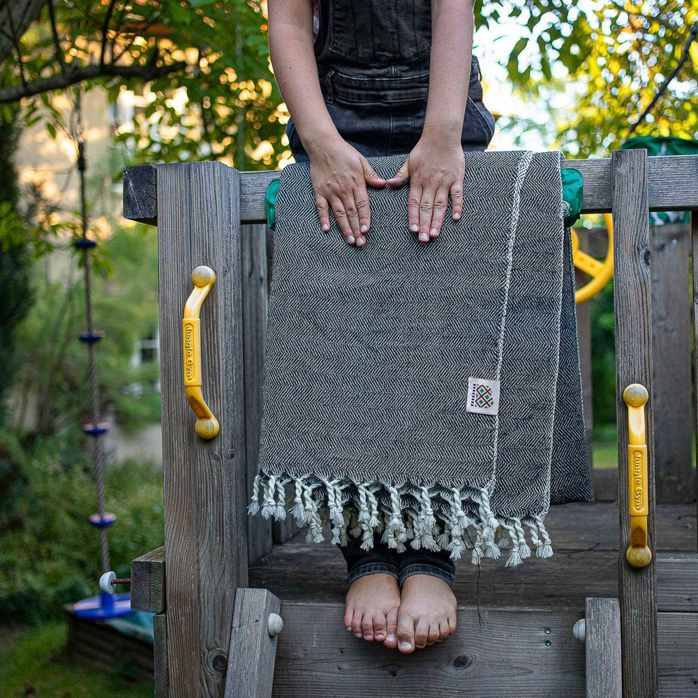 Handwoven wool blanket Nara IV - light green natural dyed