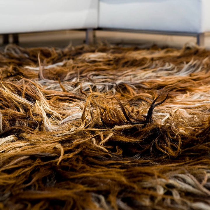 Χειροποίητο χαλί Chalice από σκούρο μαλλί I Χειροποίητο χαλί Chalice από σκούρο μαλλί I