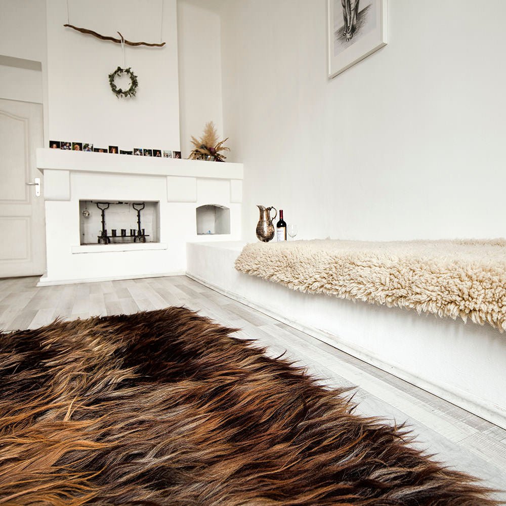 Χειροποίητο χαλί Chalice από σκούρο μαλλί I