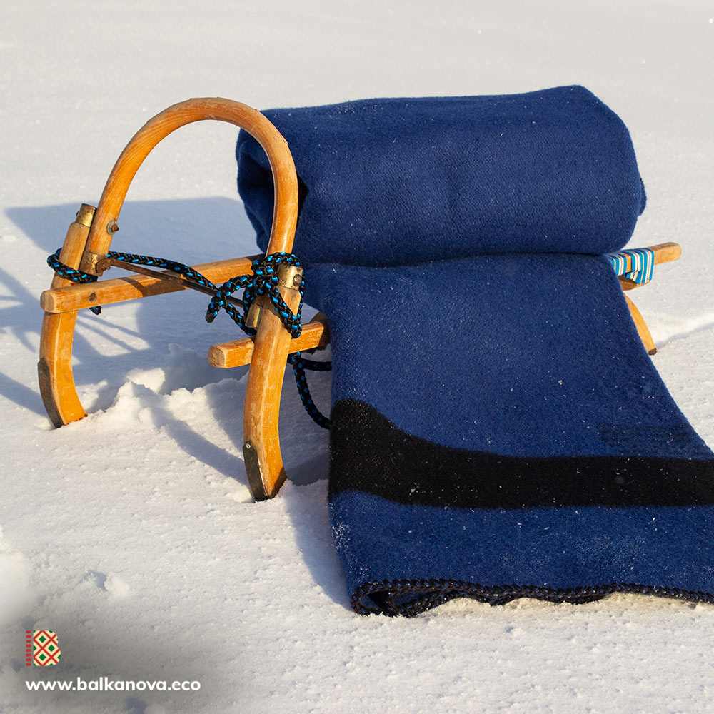 Thick wool blanket Rainbow XII - dark blue with black stripe on both ends