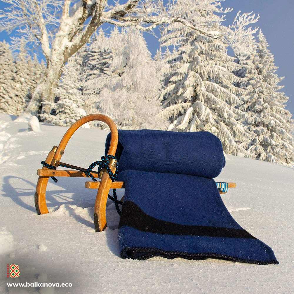 Thick wool blanket Rainbow XII - dark blue with black stripe on both ends