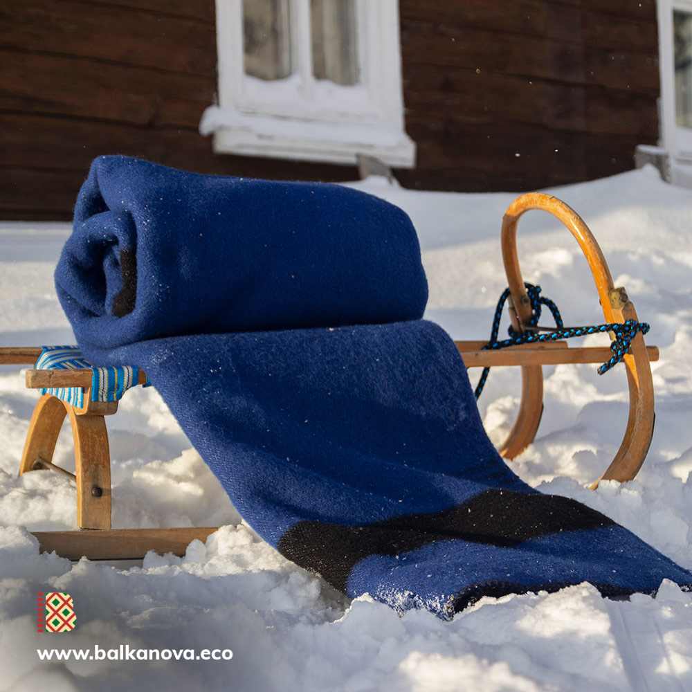 Thick wool blanket Rainbow XII - dark blue with black stripe on both ends