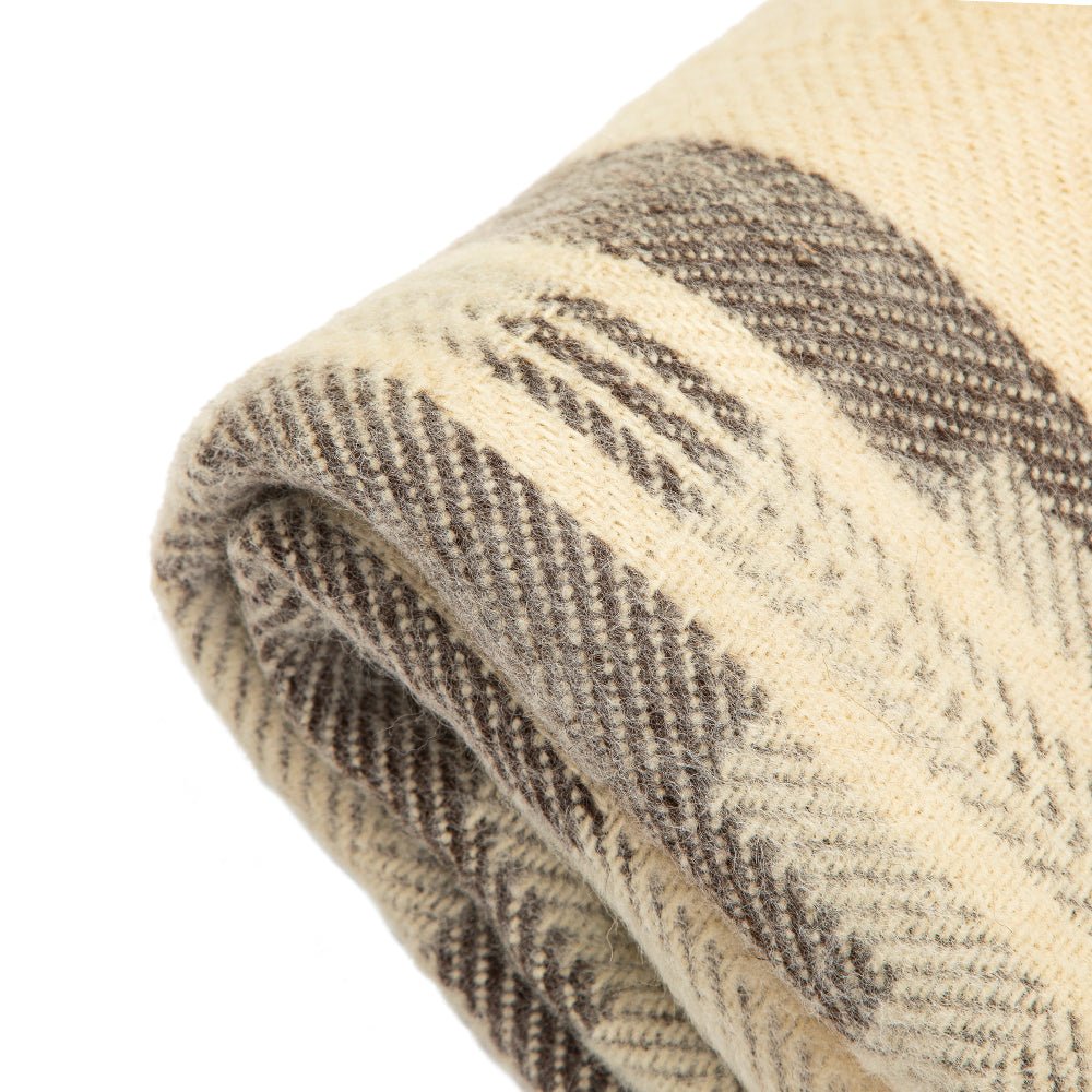 Vlněná deka Abata z nebarvené vlny II - bílá s šedým pruhem