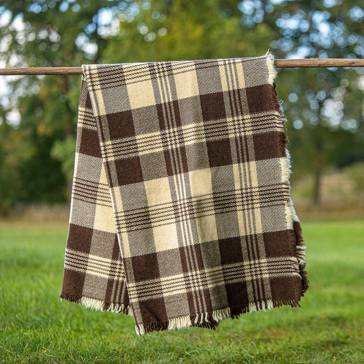 Μάλλινη κουβέρτα Rodopa I - φυσικό άβαφο λευκό και καφέ μαλλί Μάλλινη κουβέρτα Rodopa I - φυσικό άβαφο λευκό και καφέ μαλλί