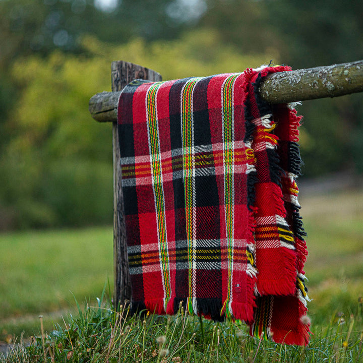 Classic wool blanket Rodopa V red and black plaid Classic wool blanket Rodopa V red and black plaid