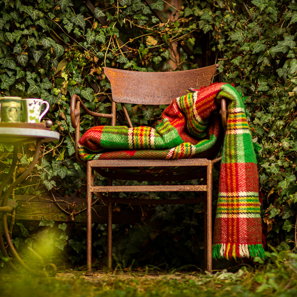 Rustikale Wolldecke Rodopa VIII rot und grün kariert