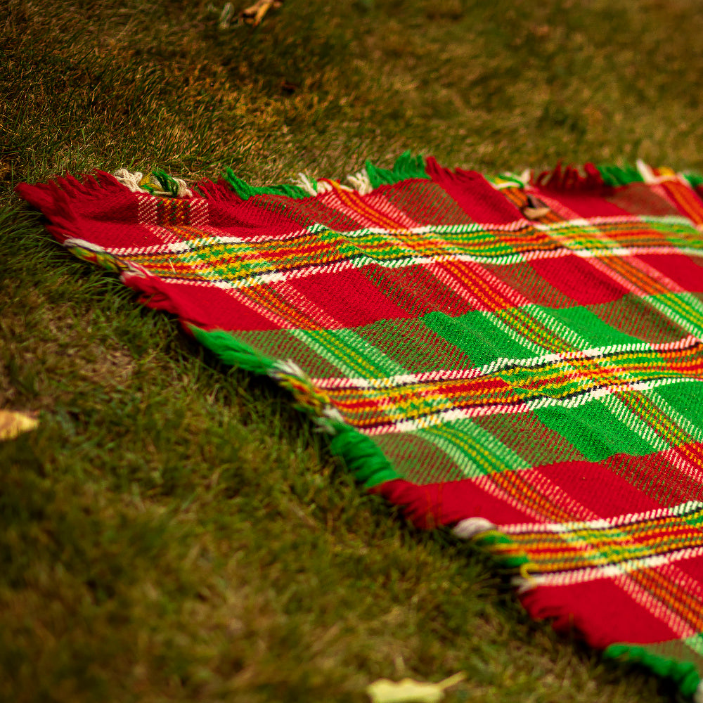 Rustikale Wolldecke Rodopa VIII rot und grün kariert