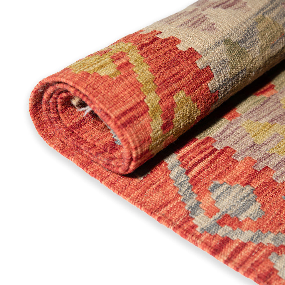 Woolen kilim "Zincir"