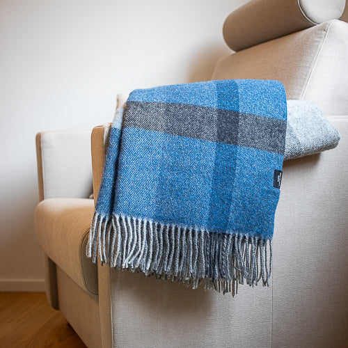 Wool blanket Egea 9 - blue and grey tartan 