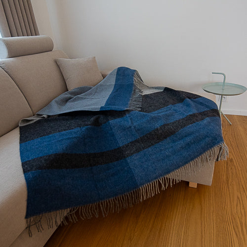Wool blanket Egea 9 - blue and grey tartan 