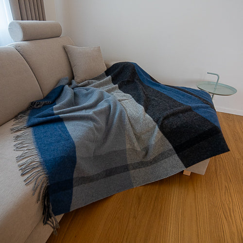 Wool blanket Egea 9 - blue and grey tartan 