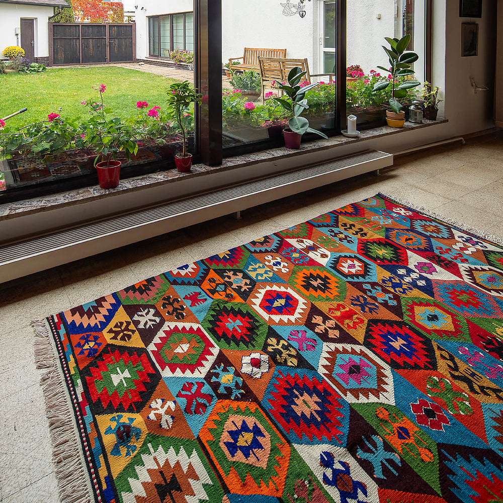 Woll-Kilim "Bombies II"