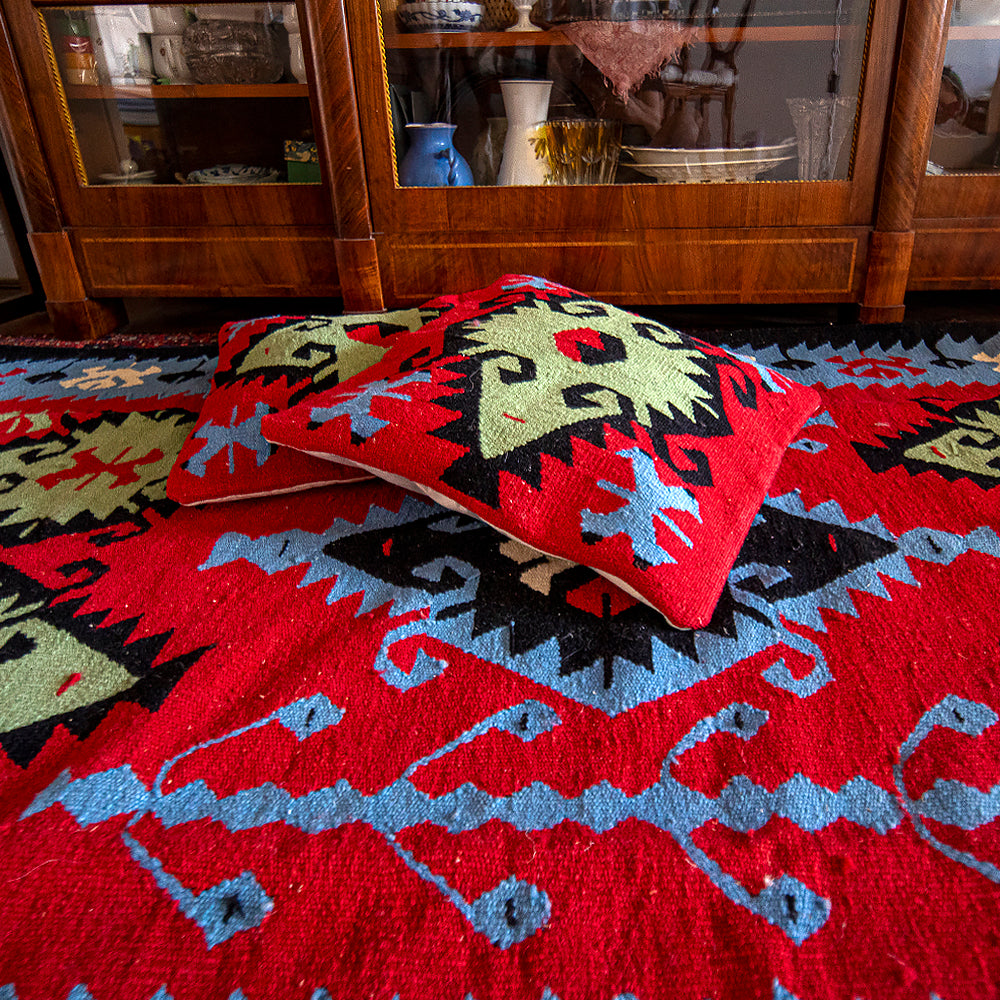 Woll-Kilim "Kessel"