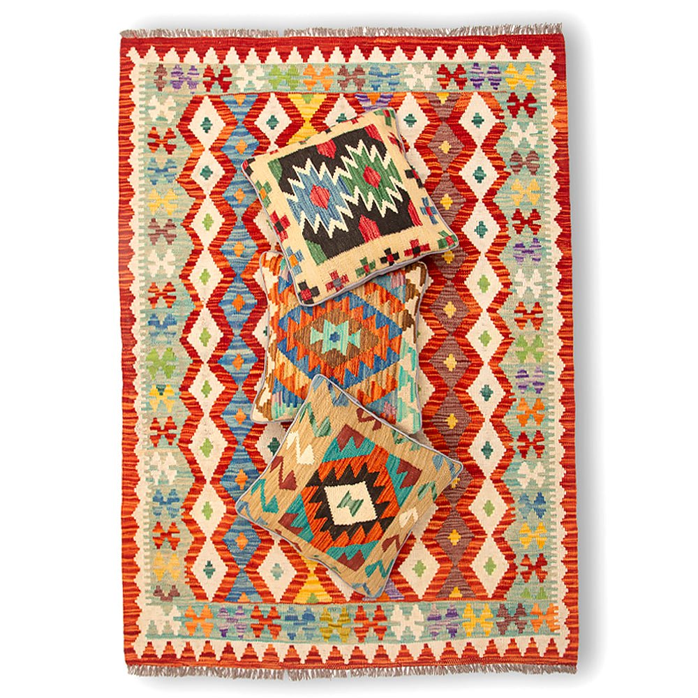 Kilim cushion "Nests"