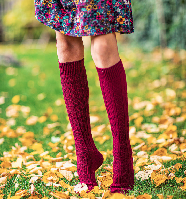 Gemusterte Wollsocken 80% Wolle, bordeauxrot