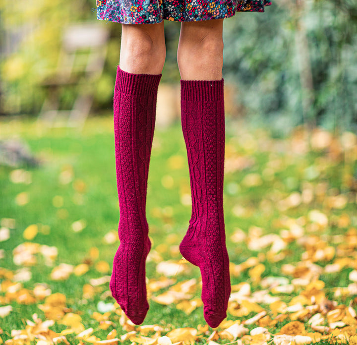 Gemusterte Wollsocken 80% Wolle, bordeauxrot