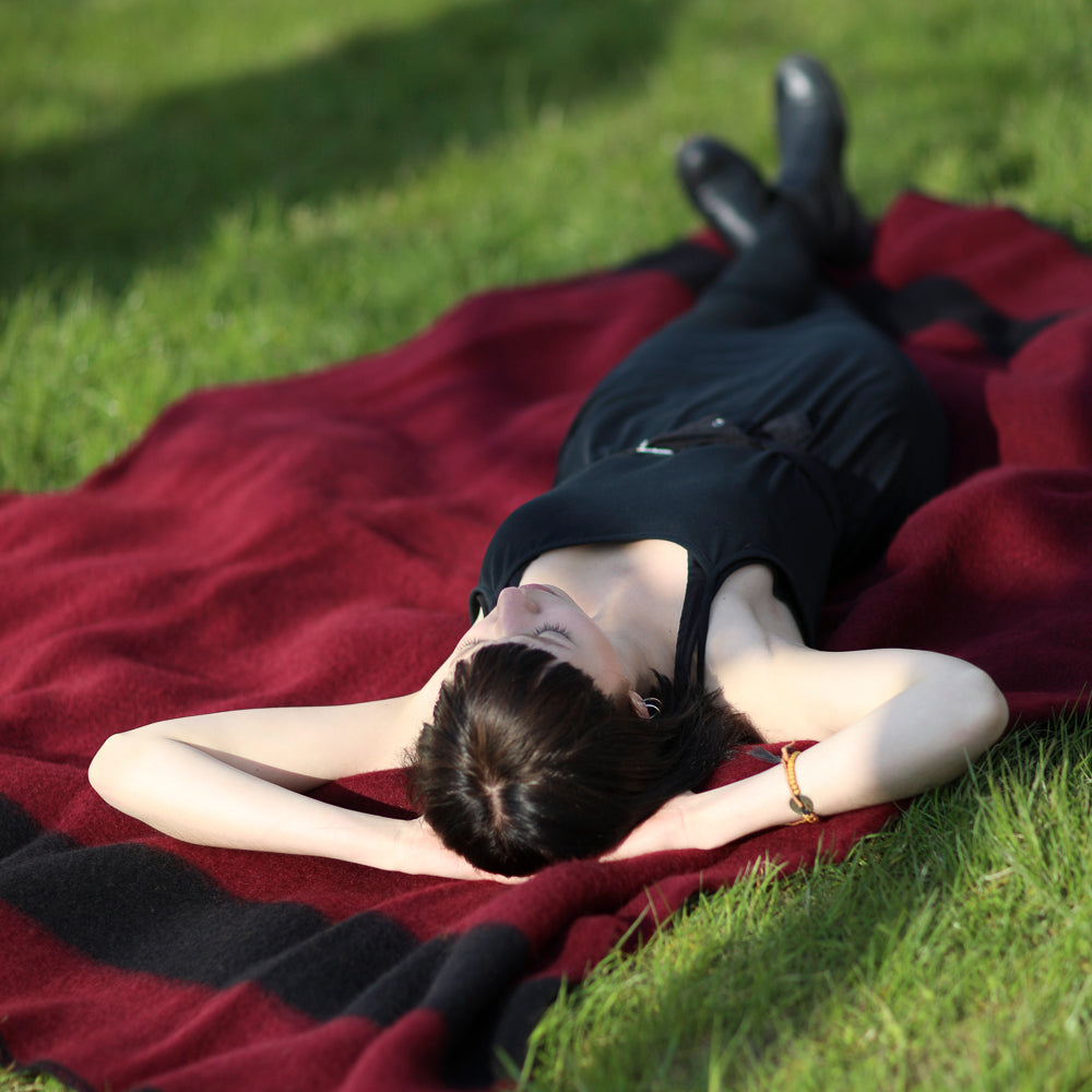 Strong woolen blanket Rainbow III – burgundy with a black stripe at both ends-Balkanova