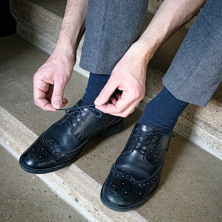 4 Paar klassische schwarze und graue Wollsocken