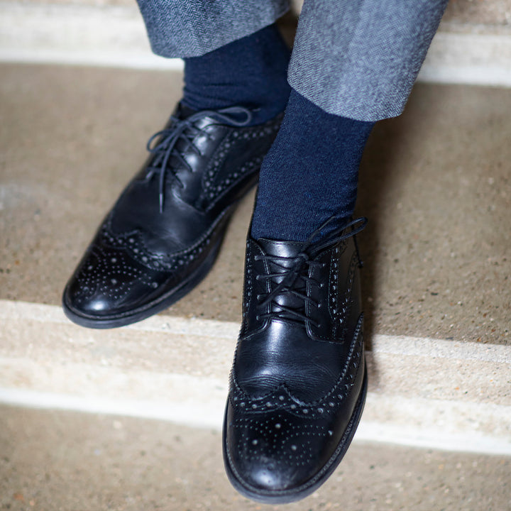 4 Paar klassische schwarze und graue Wollsocken