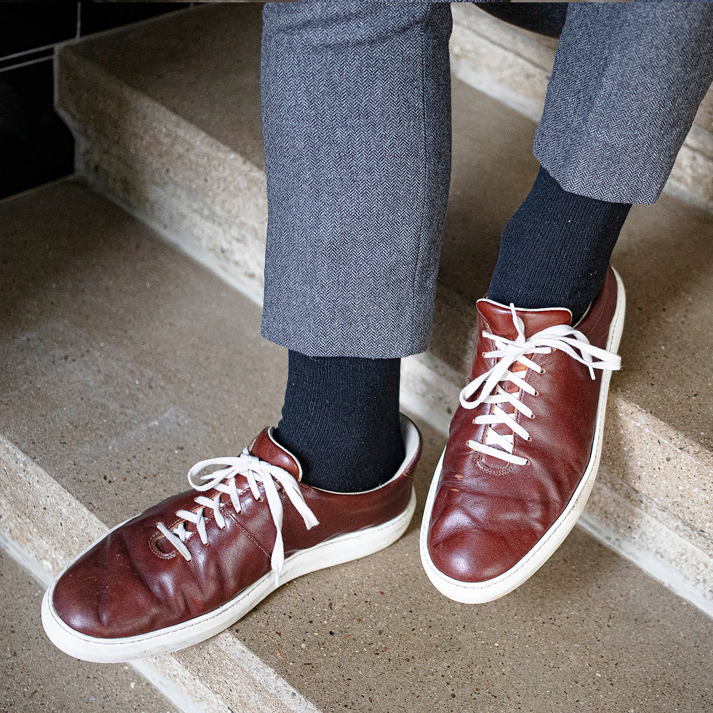 4 Paar klassische schwarze und graue Wollsocken