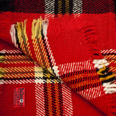Klasická vlněná deka Rodopa V červené a černé kostky