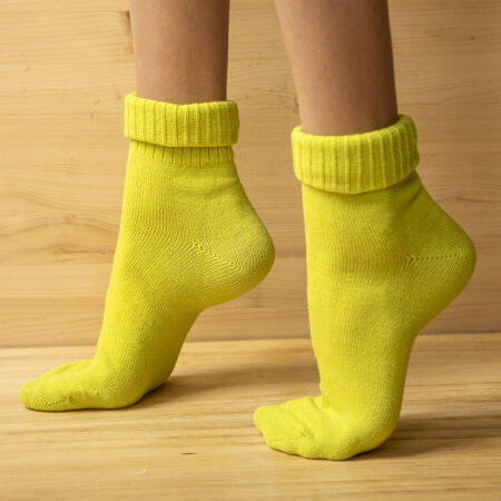 Ponožky 90% vlna, jednobarevný pružný úplet s ohrnovacím lemem - svítívě zelené