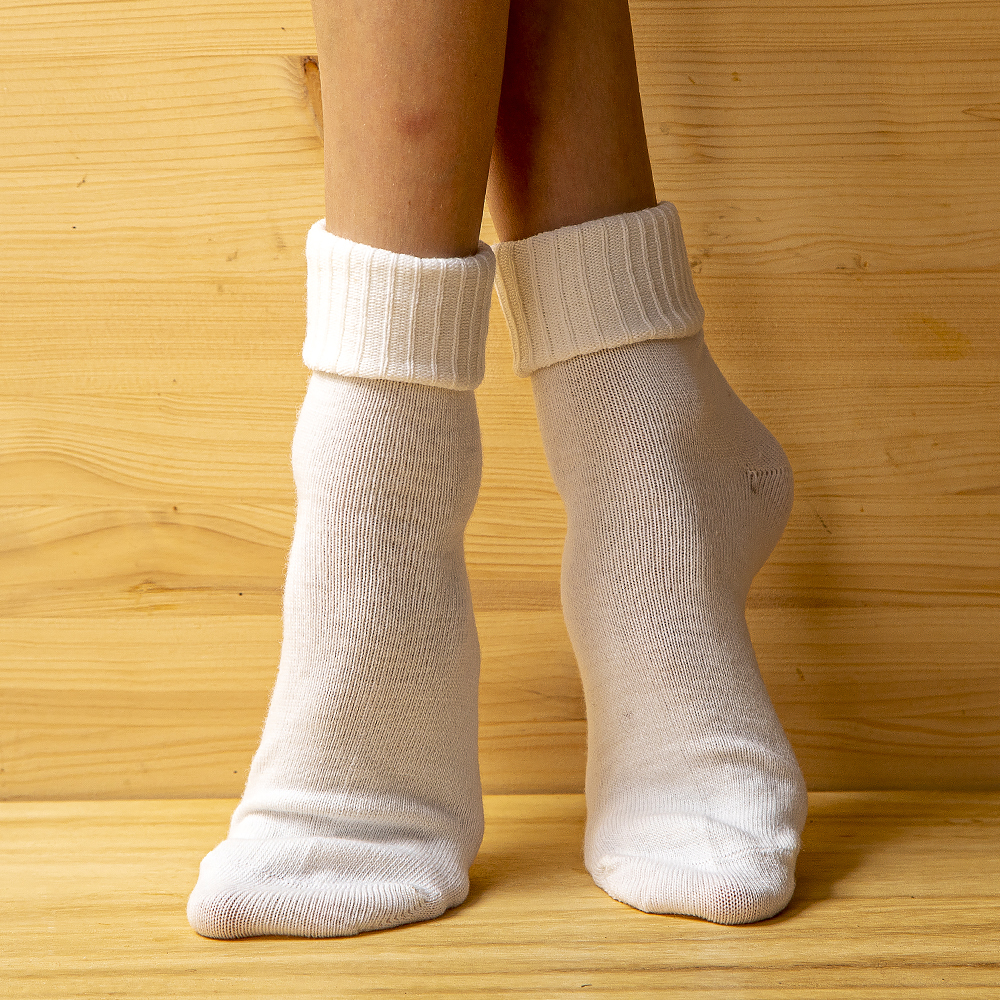 Ponožky 90% vlna, jednobarevný pružný úplet s ohrnovacím lemem - bílé